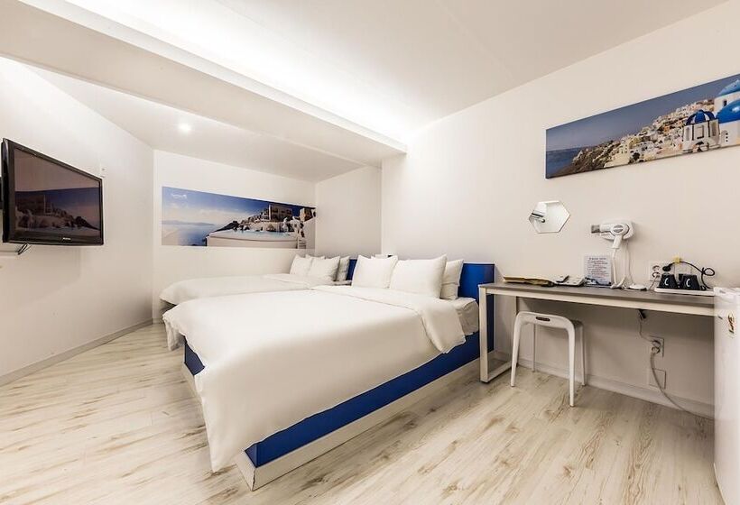 Мотель Gangneung Gyeongpodae Santorini