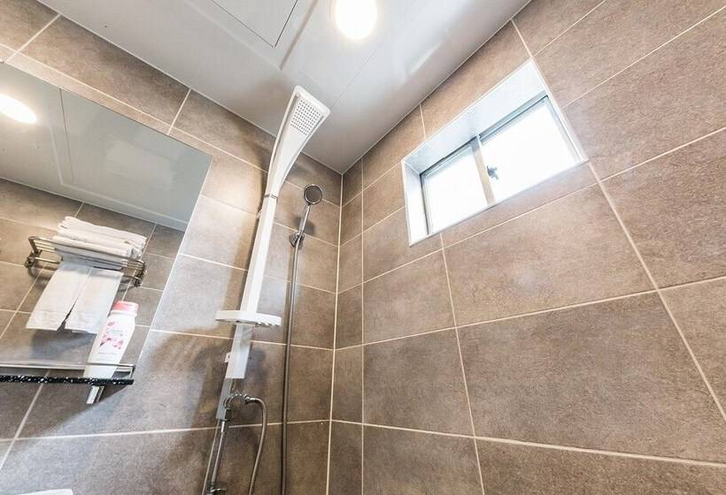 Мотель Gangneung Gyeongpodae Santorini