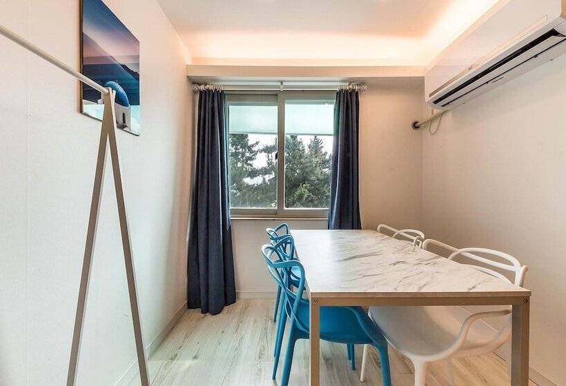 Мотель Gangneung Gyeongpodae Santorini