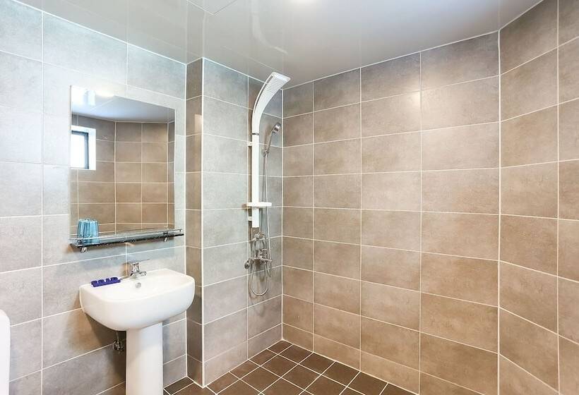 Мотель Gangneung Gyeongpodae Santorini