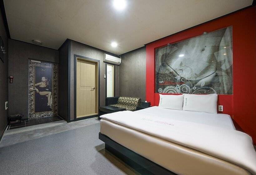 モーテル Gumi Okgye Cats