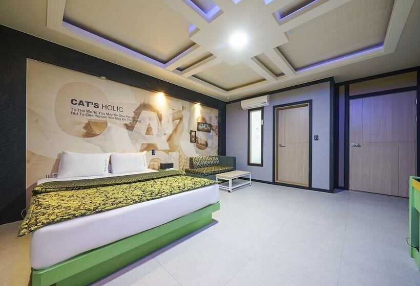 מוטל Gumi Okgye Cats