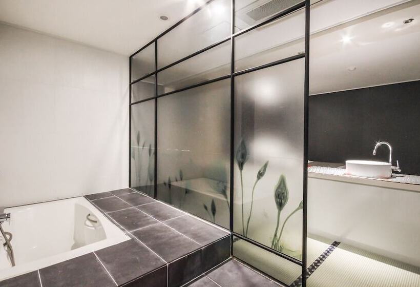 فندق على الطريق Hwasun Oncheon Hotel Tatami