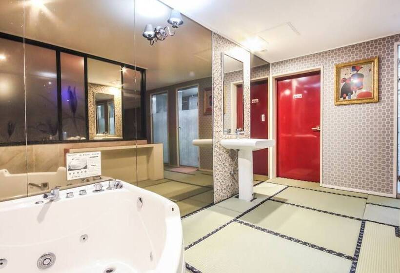 فندق على الطريق Hwasun Oncheon Hotel Tatami