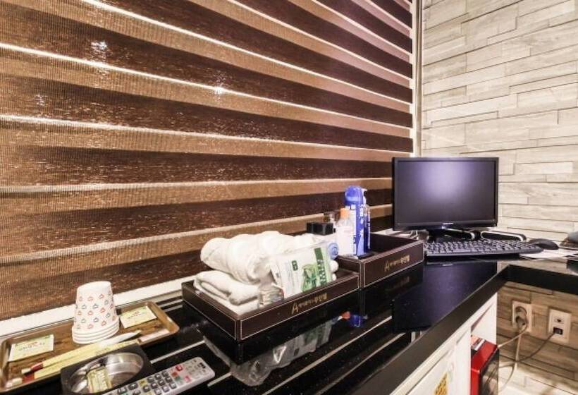 فندق على الطريق Hwasun Oncheon Hotel Tatami