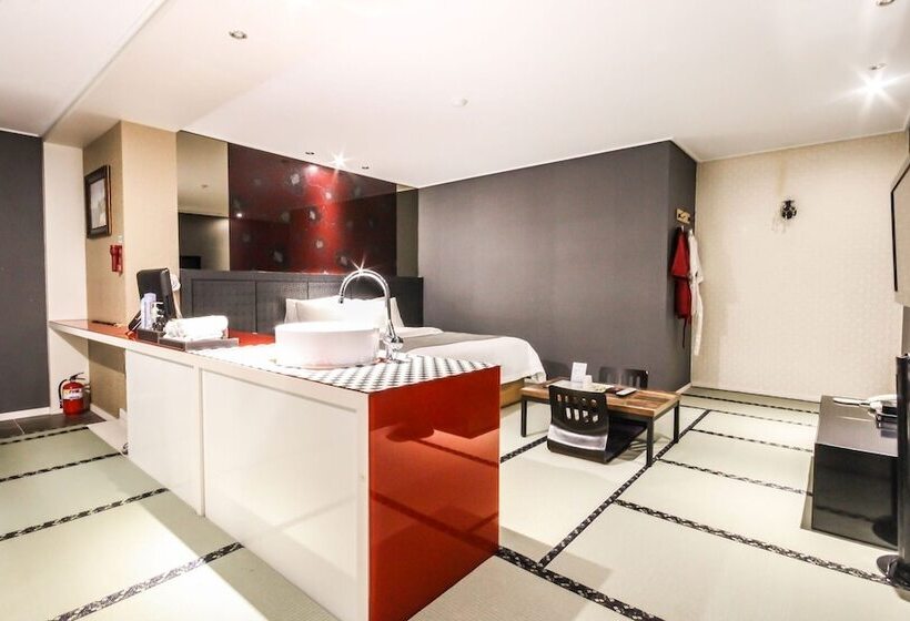 فندق على الطريق Hwasun Oncheon Hotel Tatami