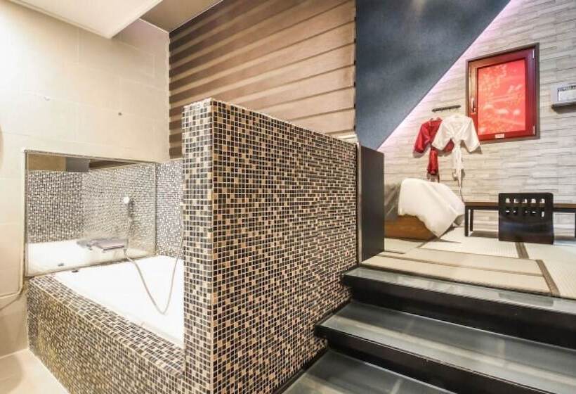 فندق على الطريق Hwasun Oncheon Hotel Tatami