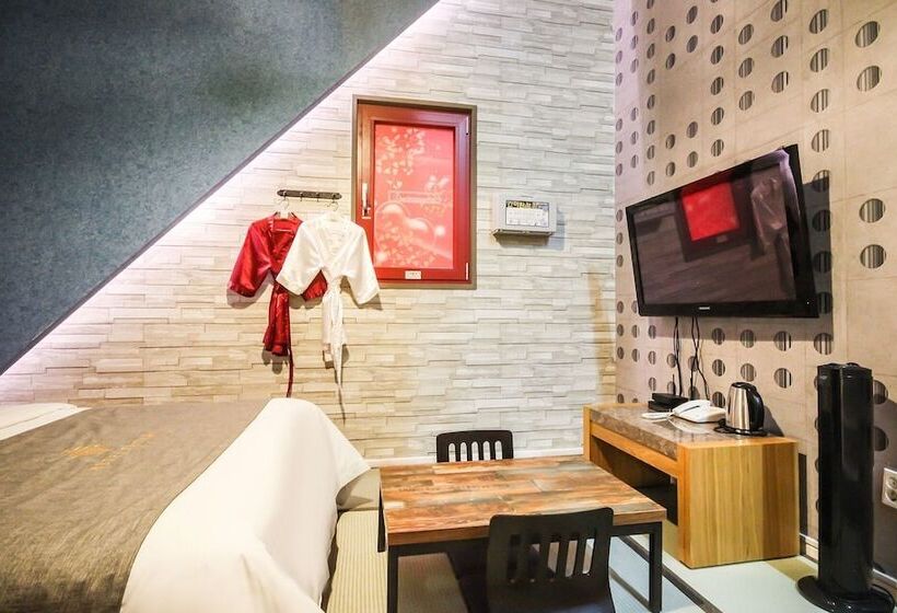 فندق على الطريق Hwasun Oncheon Hotel Tatami