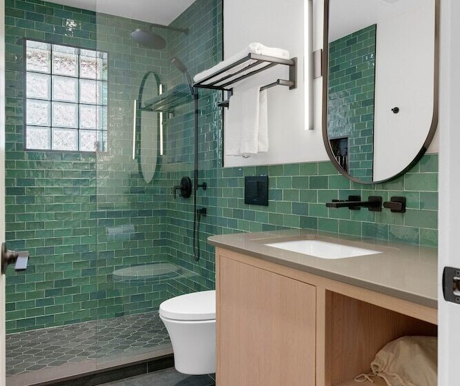 فندق على الطريق The Dudley Inn