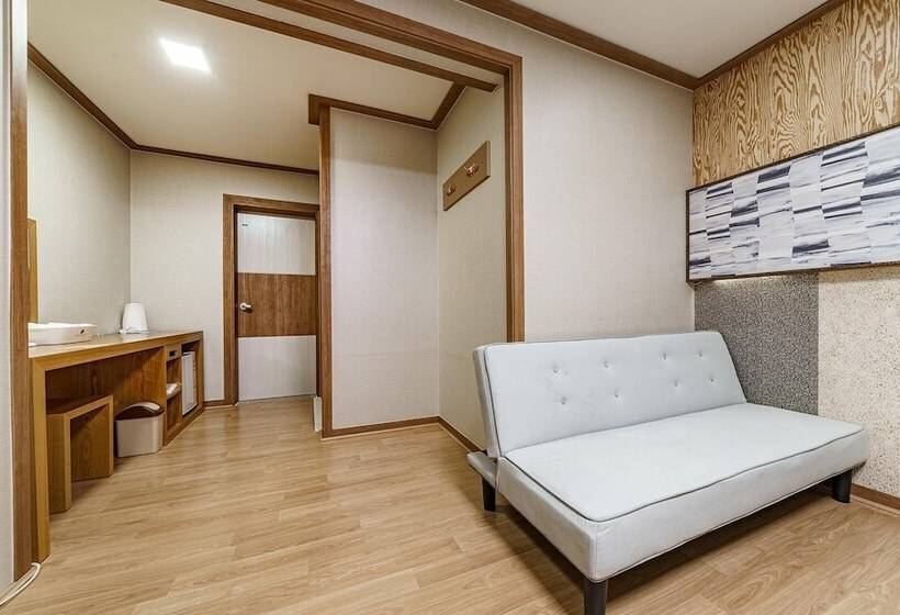 汽车旅馆  Tongyeong View