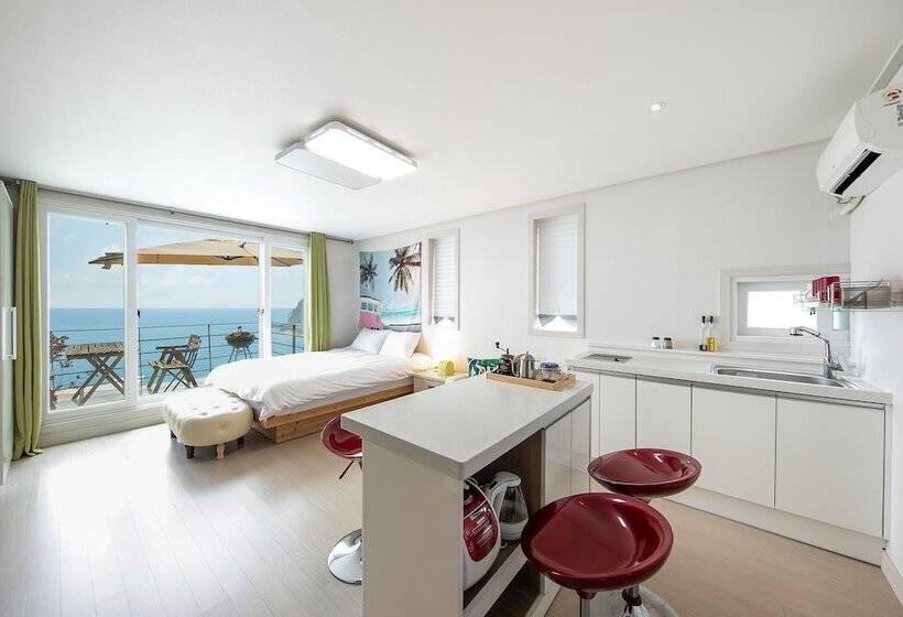 Namhae Sea And View Pool Villa Pension