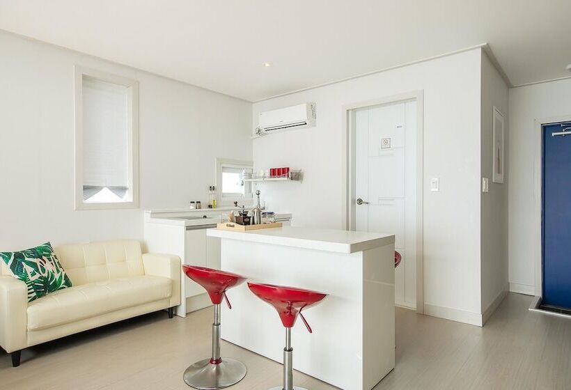 Namhae Sea And View Pool Villa Pension