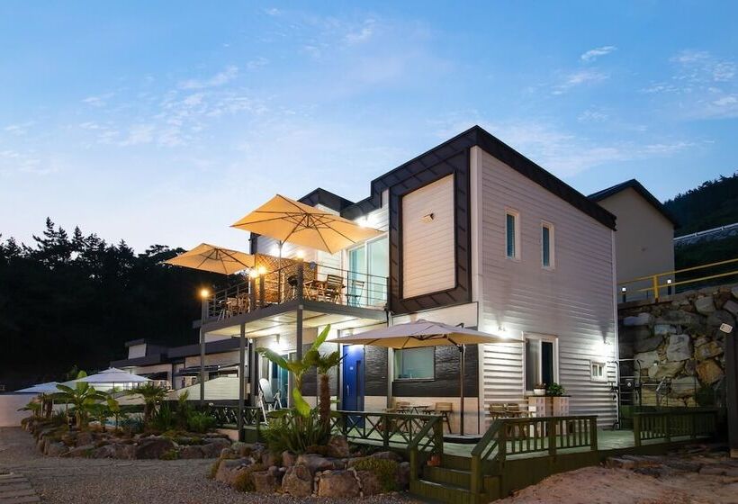 Namhae Sea And View Pool Villa Pension