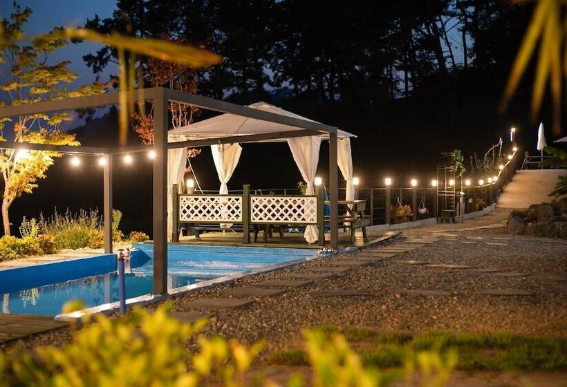 Namhae Sea And View Pool Villa Pension