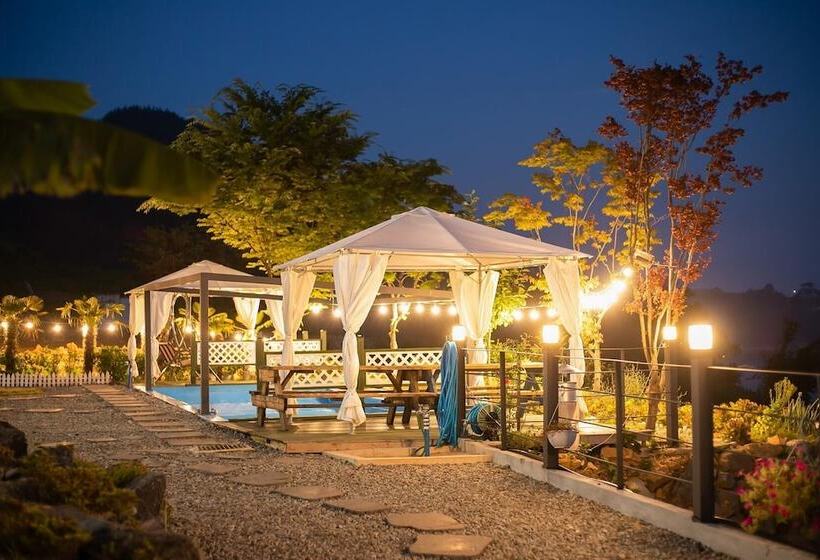 Namhae Sea And View Pool Villa Pension