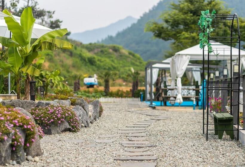 Namhae Sea And View Pool Villa Pension