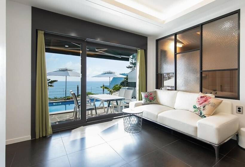 Namhae Sea And View Pool Villa Pension