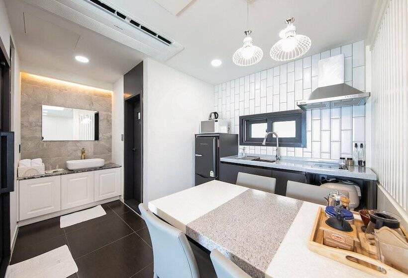 Namhae Sea And View Pool Villa Pension