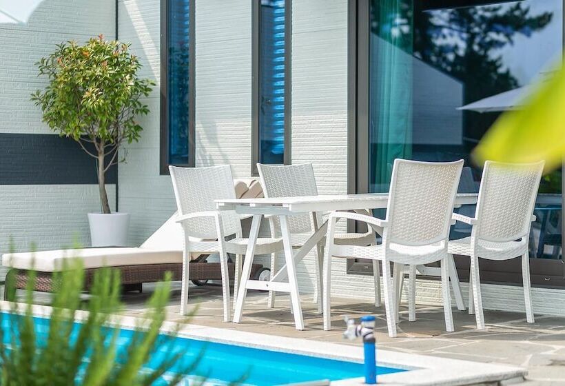 Namhae Sea And View Pool Villa Pension