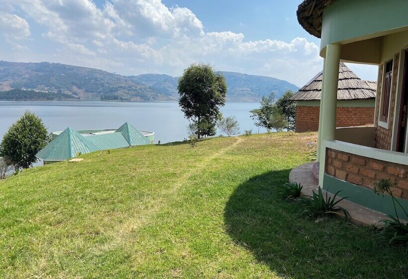 Nyamunyonyi Tourism Resort Lake Bunyonyi