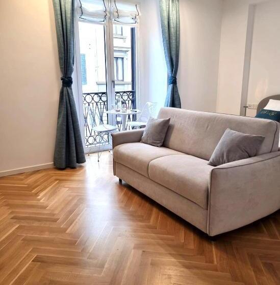 膳宿费 B And G San Babila Luxury In The Heart Of Milano   Design District