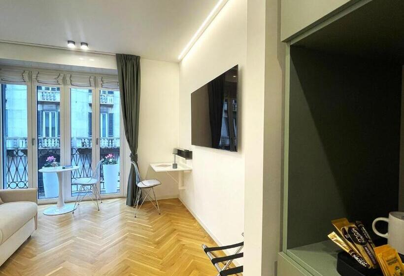 膳宿费 B And G San Babila Luxury In The Heart Of Milano   Design District