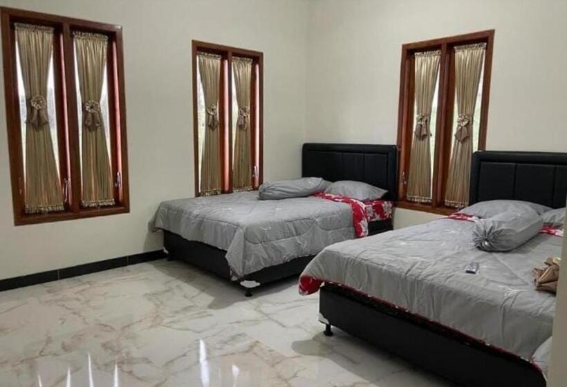 ペンション Bromo Seruni Astungkara Homestay