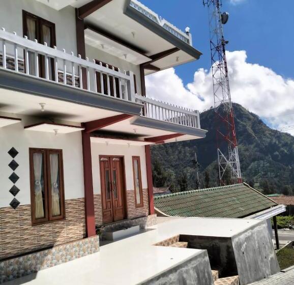 ペンション Bromo Seruni Astungkara Homestay