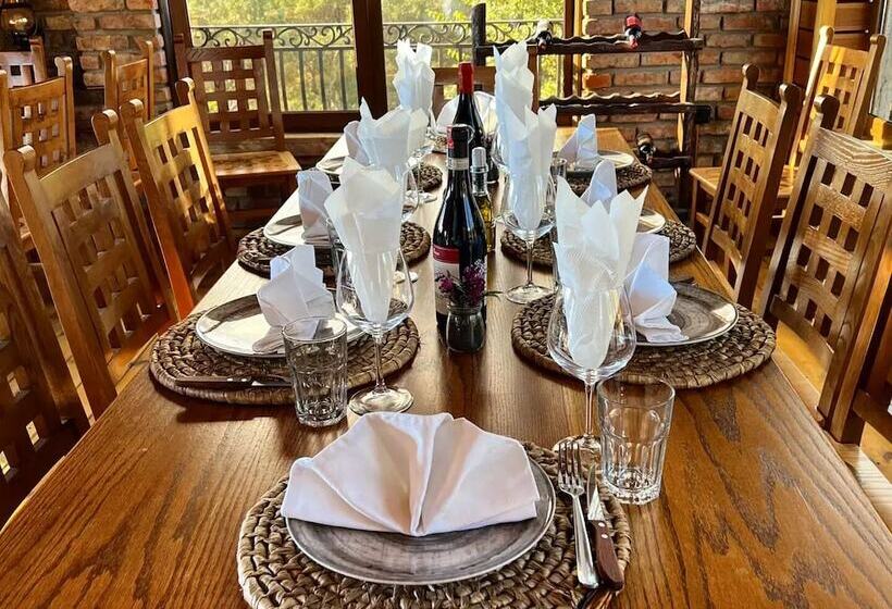 Пансион Bujtina Ajazi