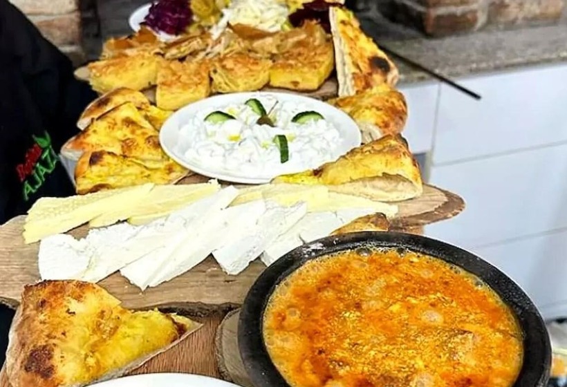 Пансион Bujtina Ajazi