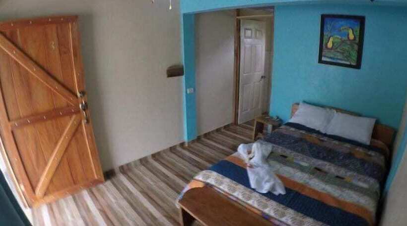 بنسيون Cabinas Cascada Rio Celeste