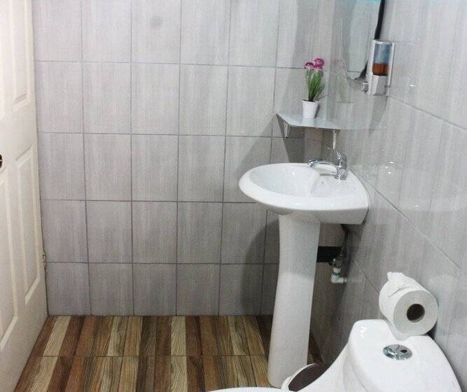 بنسيون Cabinas Cascada Rio Celeste