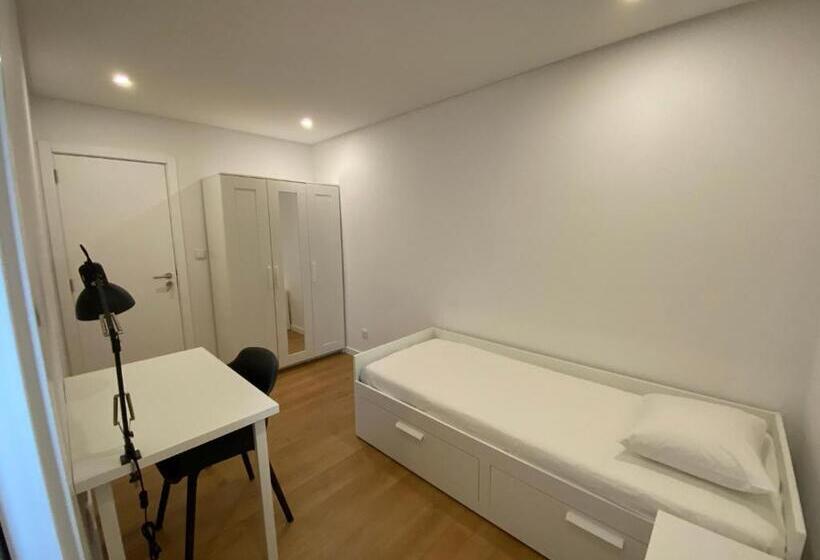 بنسيون Carcavelos Beach Walking Distance Room