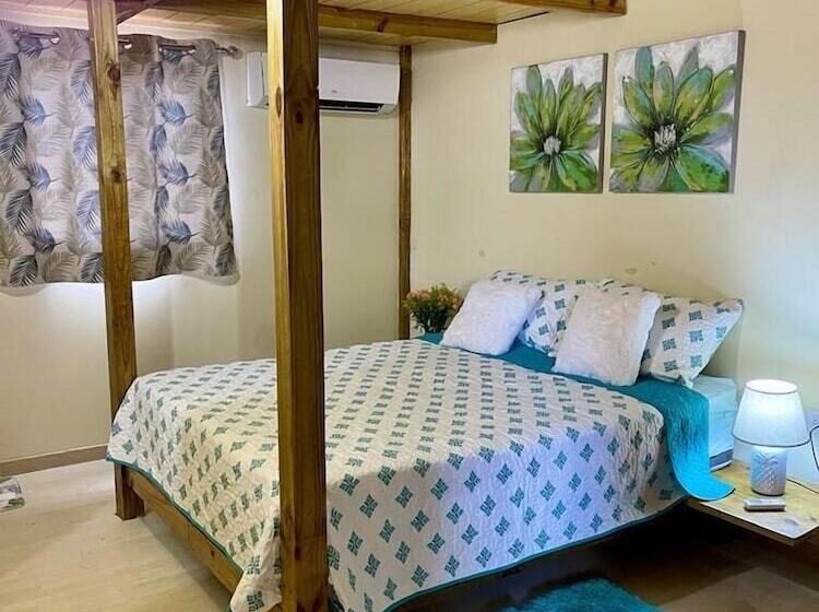 بنسيون Casajuan