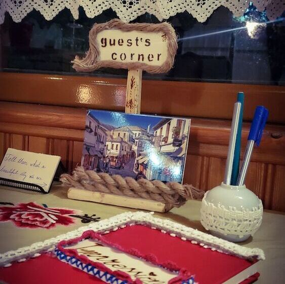 膳宿费 Clockwise Gjirokaster