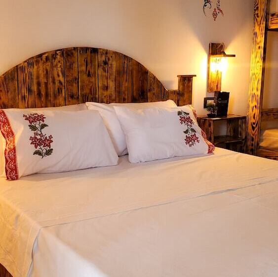 膳宿费 Clockwise Gjirokaster