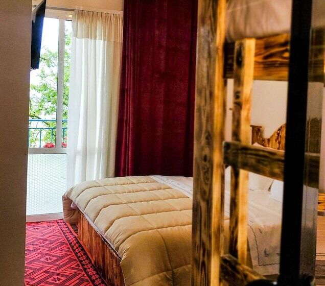 膳宿费 Clockwise Gjirokaster