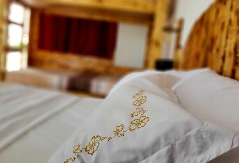 پانسیون Clockwise Gjirokaster