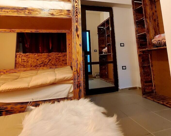 پانسیون Clockwise Gjirokaster