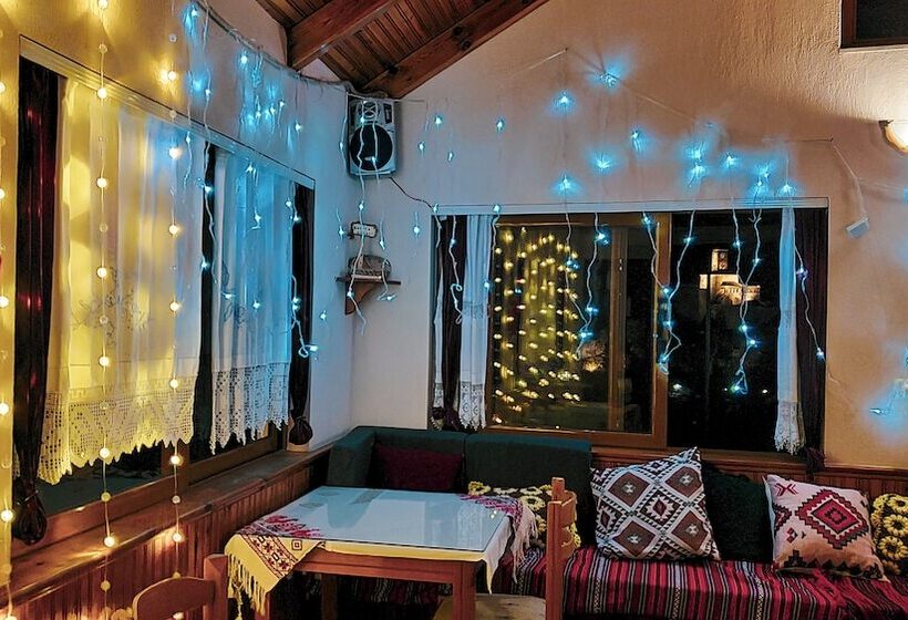 膳宿费 Clockwise Gjirokaster