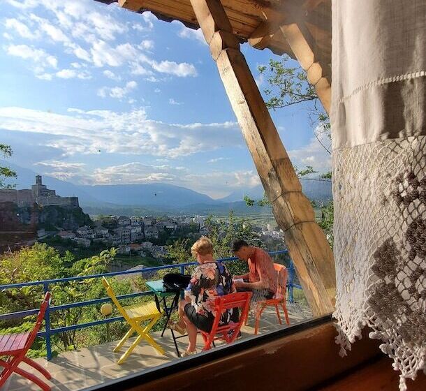 膳宿费 Clockwise Gjirokaster