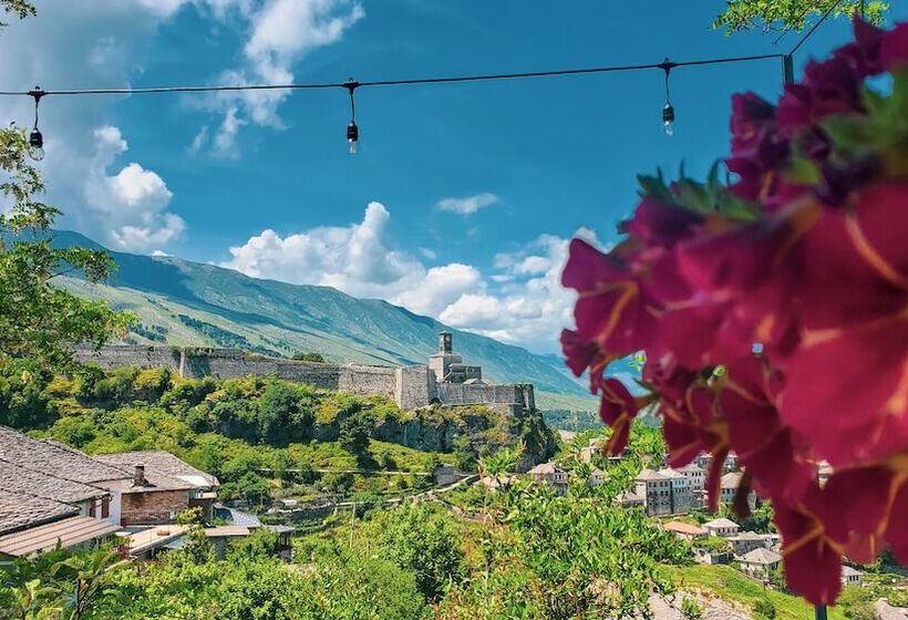 膳宿费 Clockwise Gjirokaster