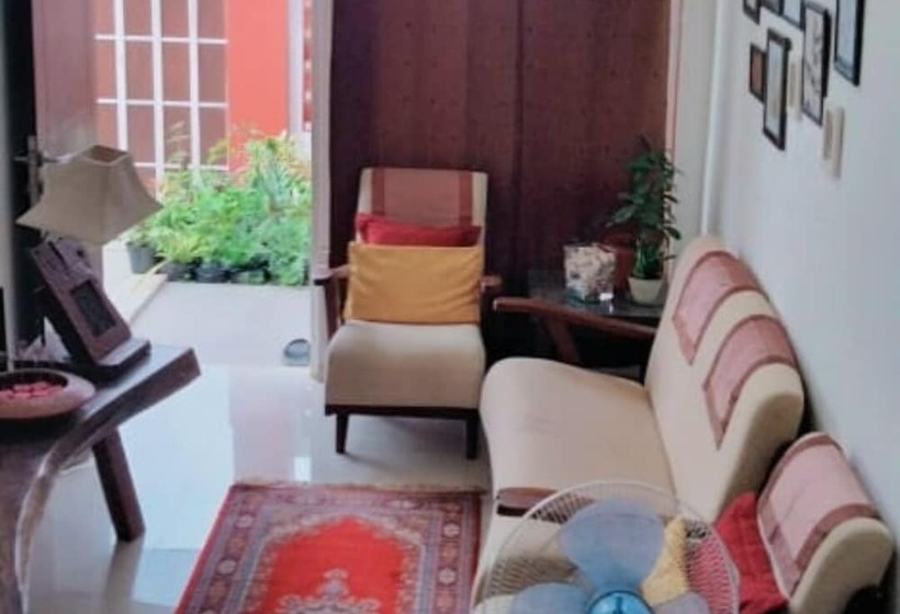 ペンション Emerald Family Guesthouse