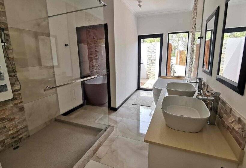 ペンション Gem In The Bush Lodge