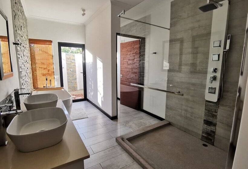 ペンション Gem In The Bush Lodge