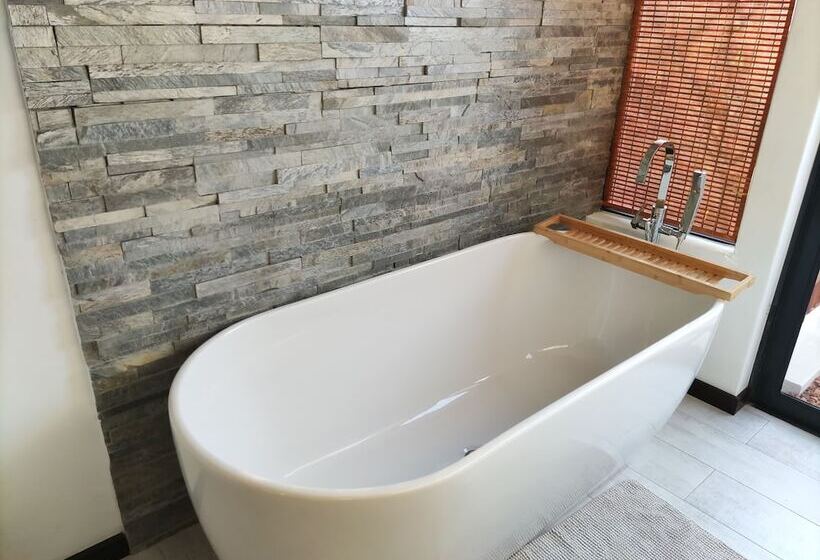 ペンション Gem In The Bush Lodge