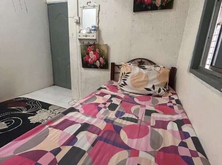 膳宿费 Huda Homestay Bandar Tanah Merah