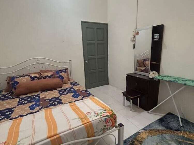 بنسيون Huda Homestay Bandar Tanah Merah