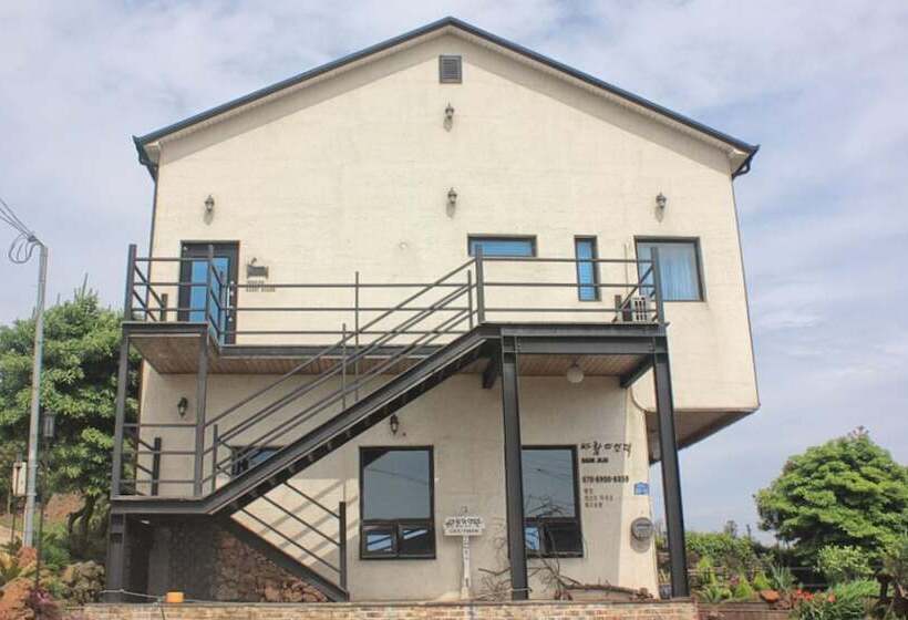 Pensão Jeju Baramuieondeok Guest House