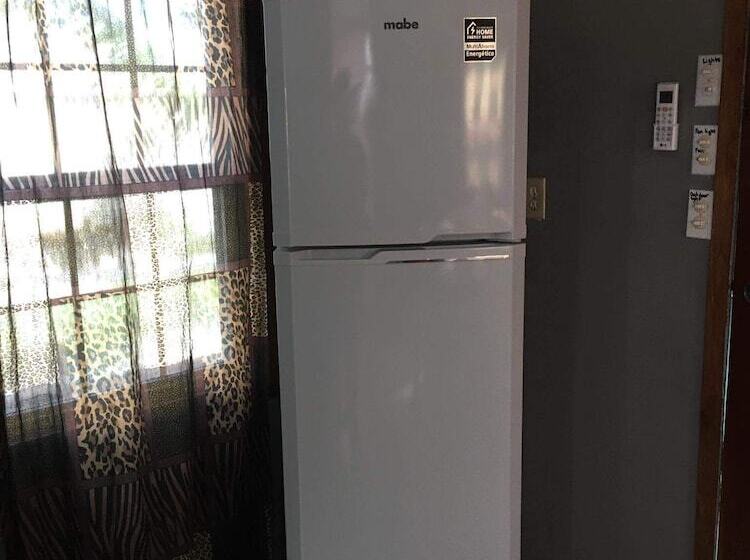 펜션 Lorraine's Guest House